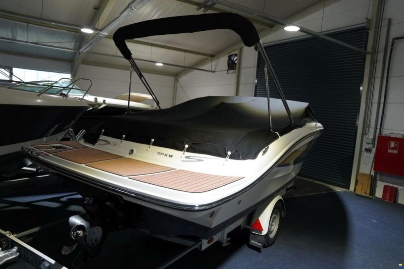 Sea Ray 19 SPXE