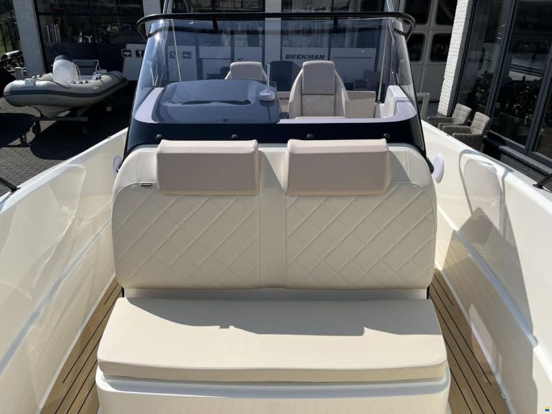 Quicksilver 705 Open