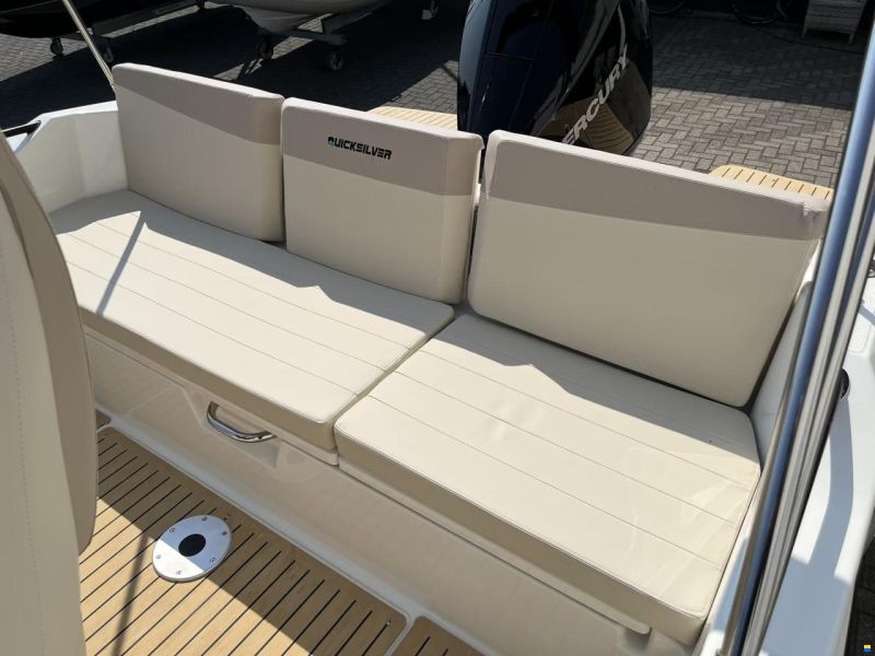 Quicksilver 705 Open