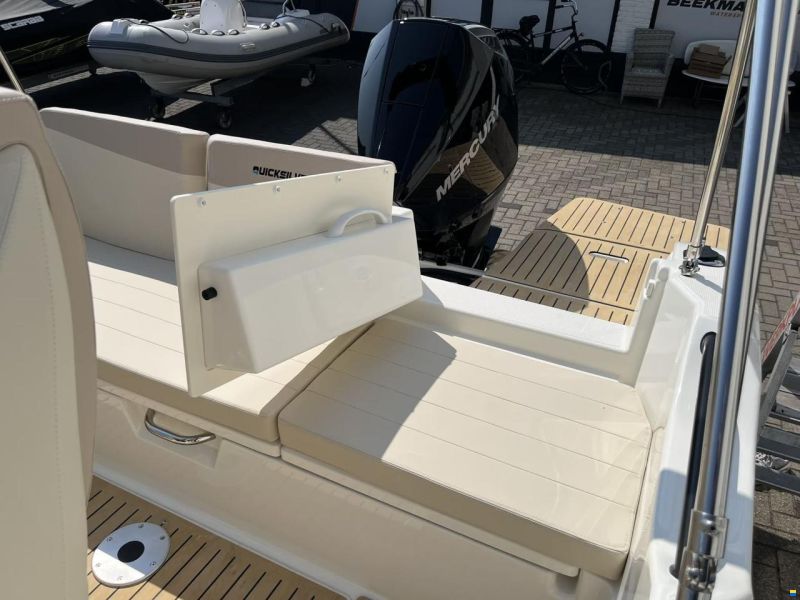 Quicksilver 705 Open