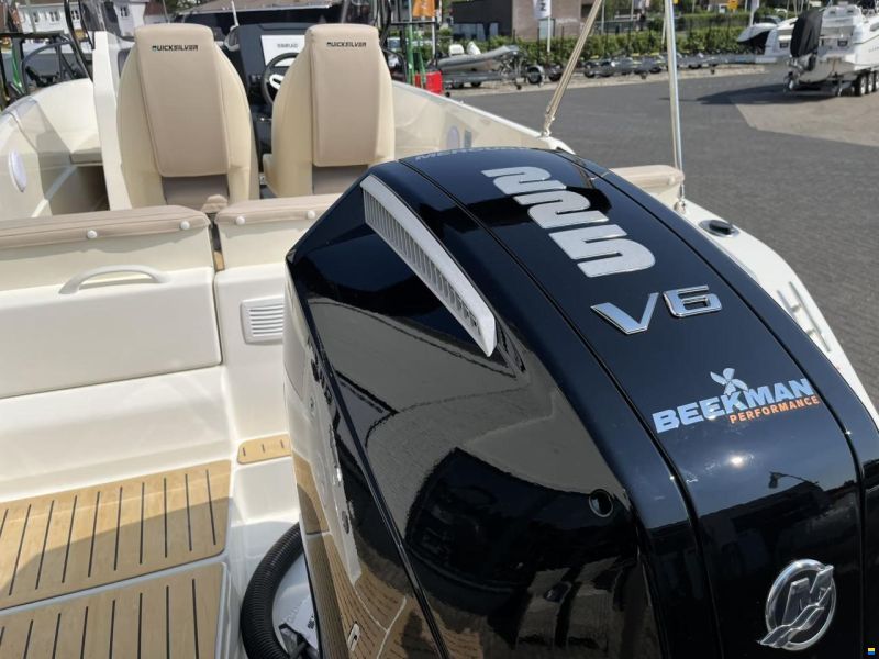 Quicksilver 705 Open