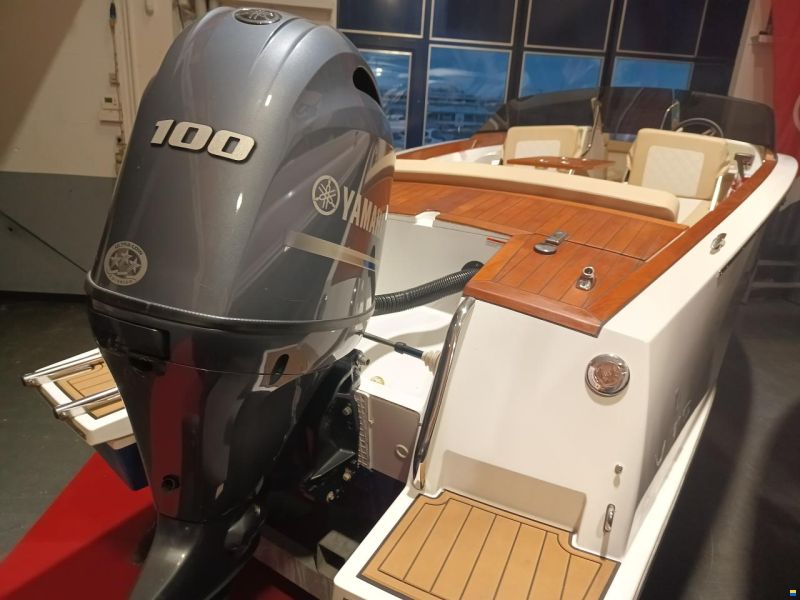 VTS Boats Flying Shark 5.7