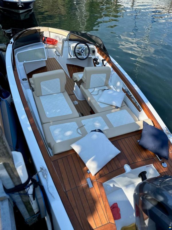 VTS Boats Flying Shark 5.7