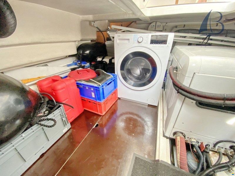 Sealine T52