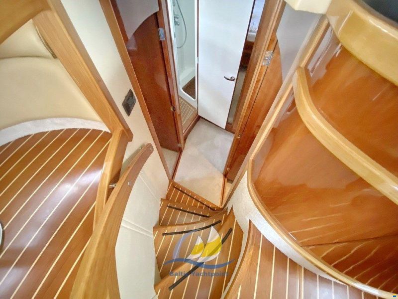 Sealine T52