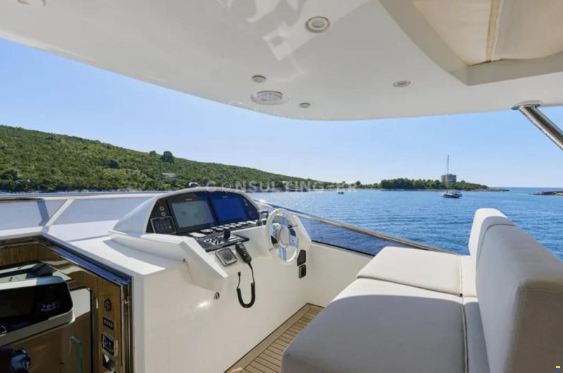 Azimut Grande 30M