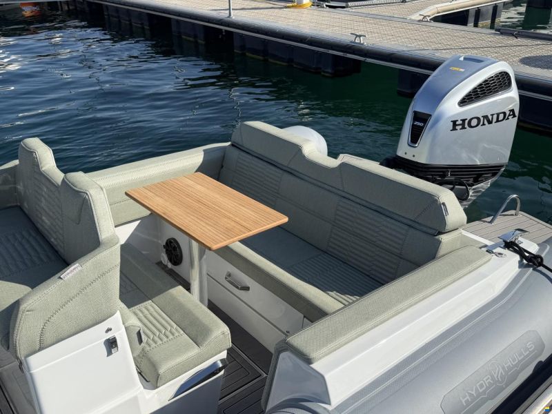 Hydrohulls HH7