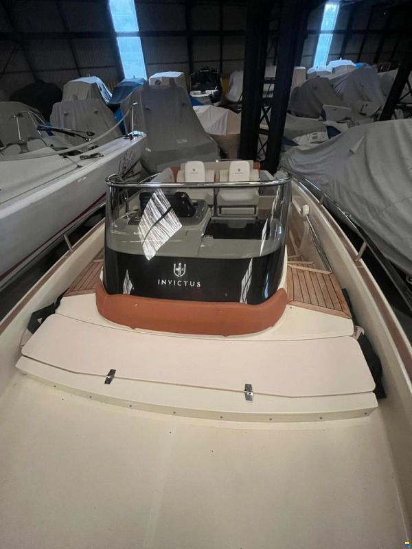 Invictus 280 GT