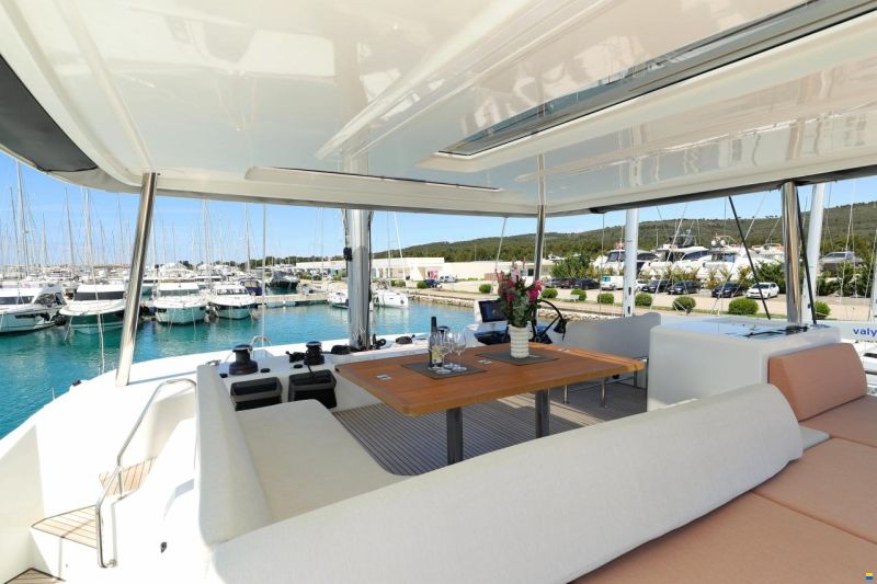 Lagoon 55