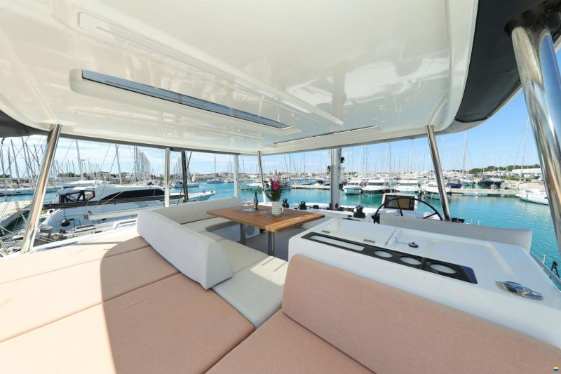 Lagoon 55