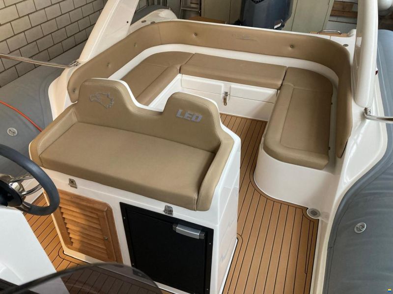 Led Eagle 28 Cabin