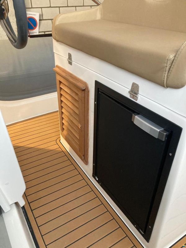 Led Eagle 28 Cabin