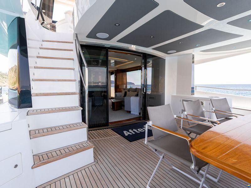 Sunseeker 86 Yacht