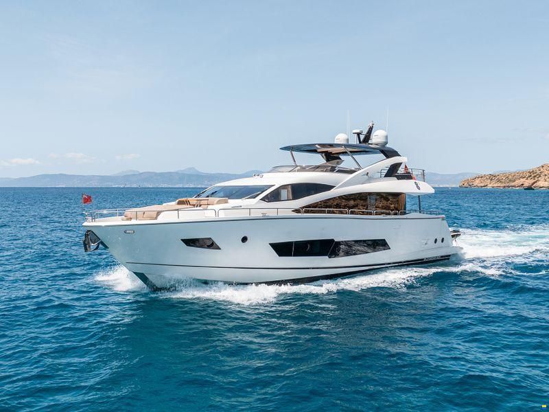 Sunseeker 86 Yacht
