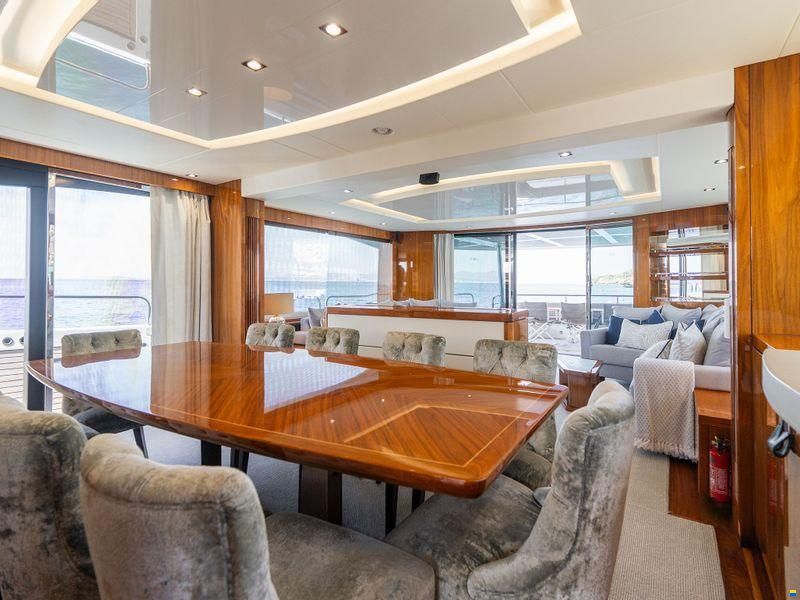 Sunseeker 86 Yacht
