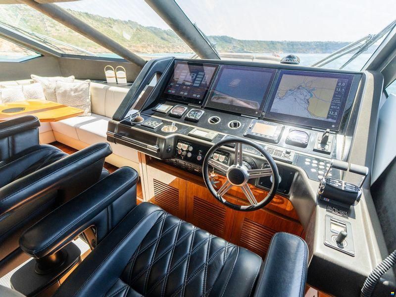 Sunseeker 86 Yacht
