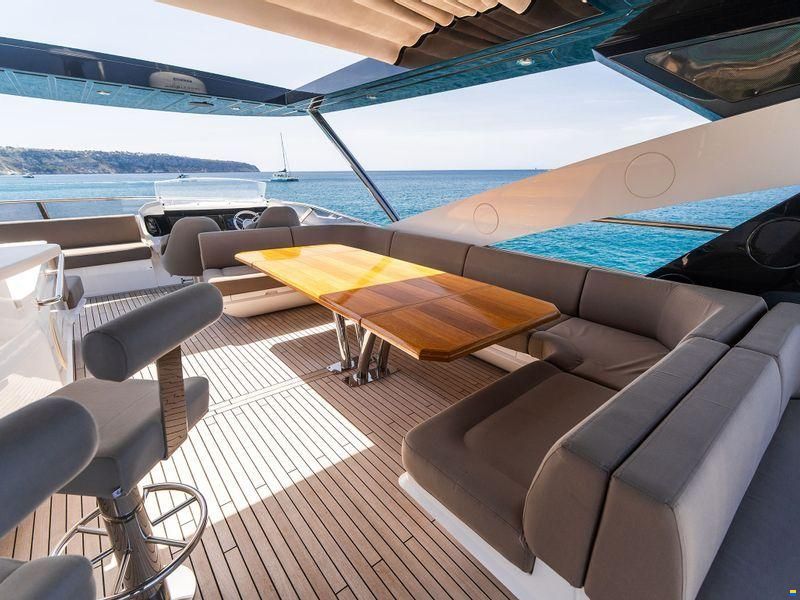 Sunseeker 86 Yacht