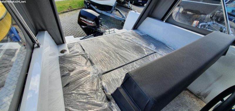 Alonsea Boats 560 mit Konsole Trailer vorhanden