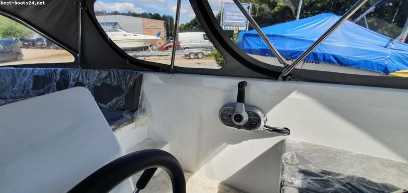 Alonsea Boats 560 mit Konsole Trailer vorhanden