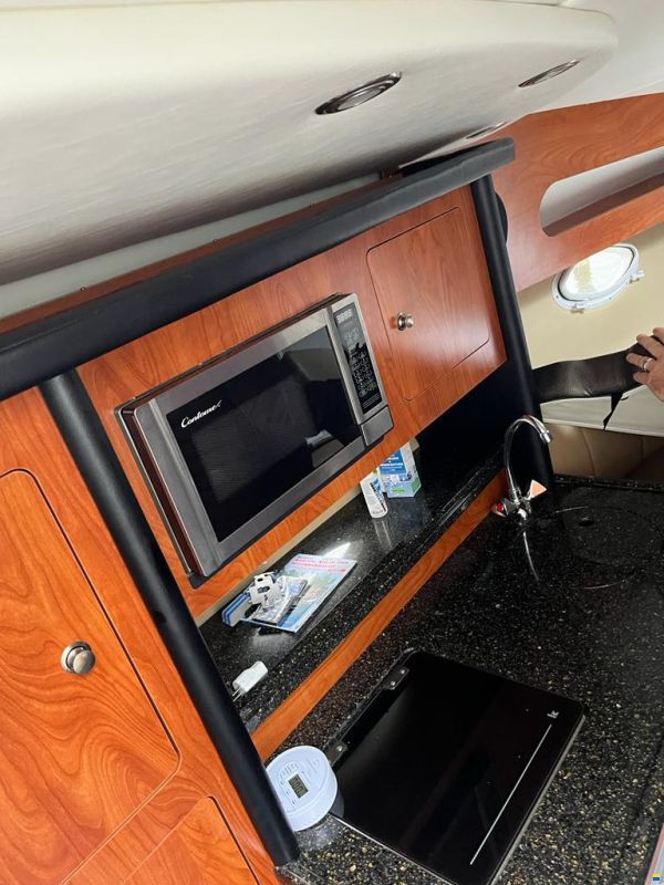 Rinker 280 Express Cruiser