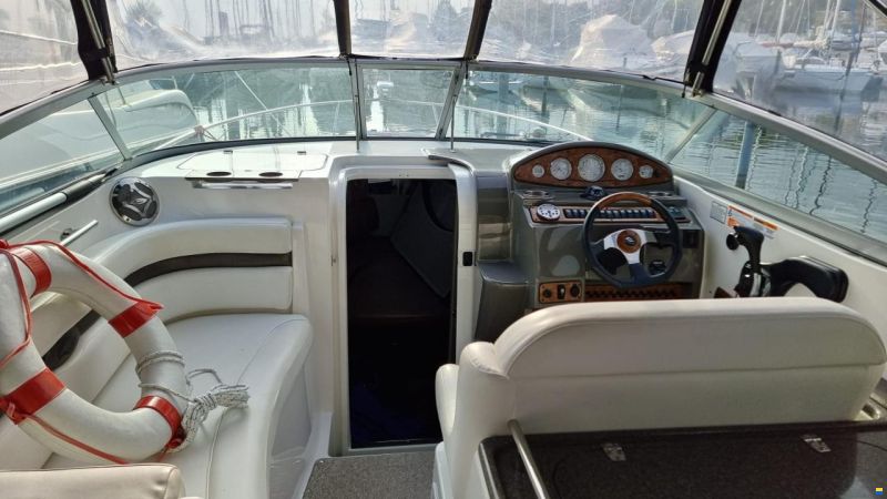 Rinker 280 Express Cruiser