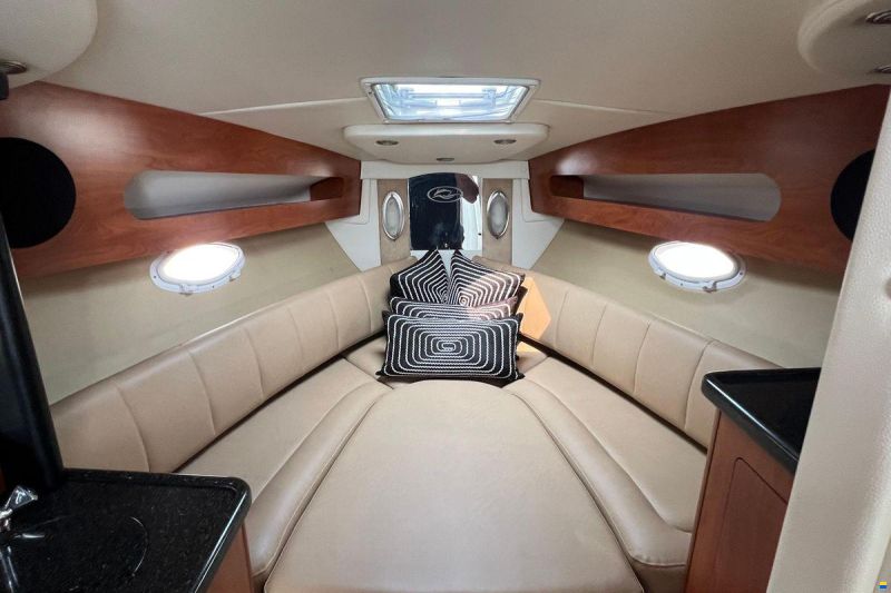 Rinker 280 Express Cruiser