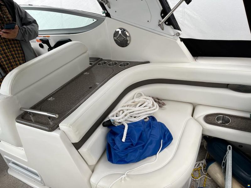 Rinker 280 Express Cruiser