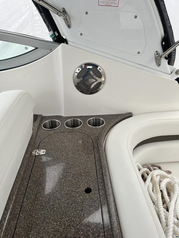 Rinker 280 Express Cruiser