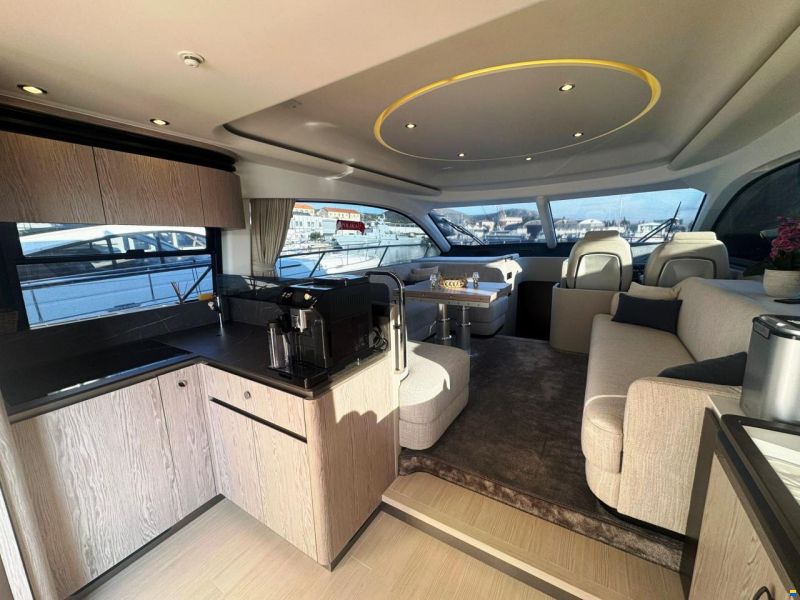 Azimut 53 Fly