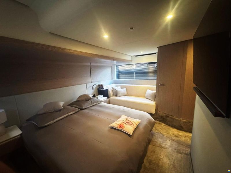 Azimut 53 Fly