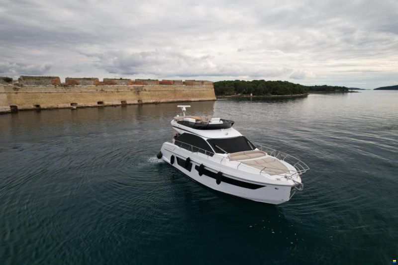 Azimut 53 Fly