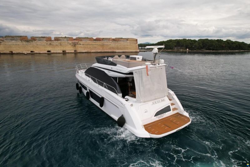 Azimut 53 Fly