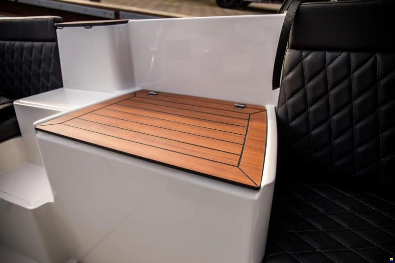 Oud-huijzer 740 Tender