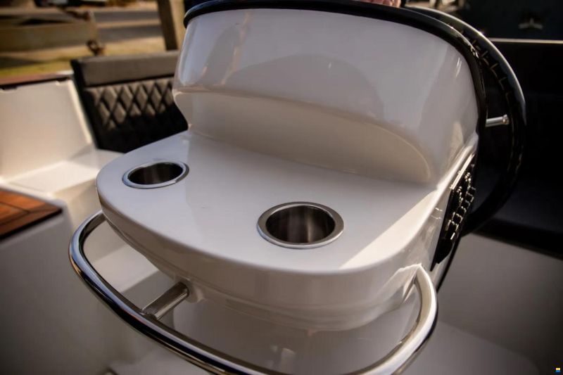 Oud-huijzer 740 Tender