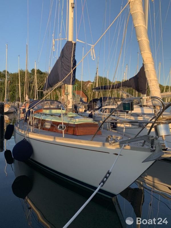 Hallberg-Rassy Mistral 33