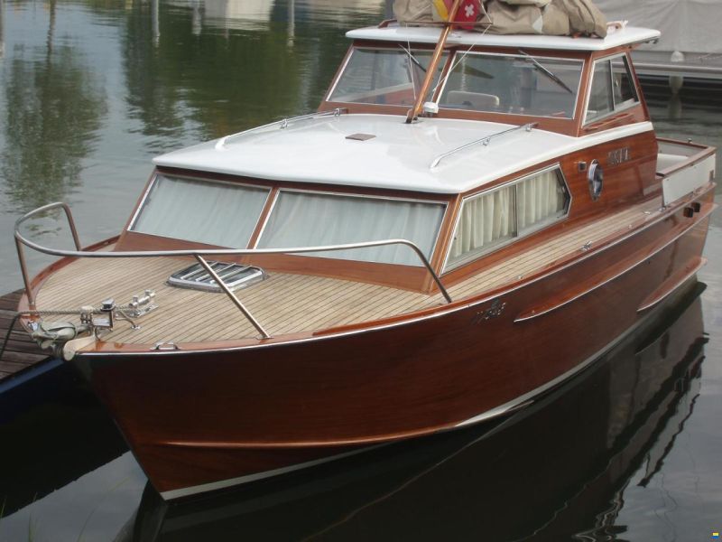 Kulhay Motorboot