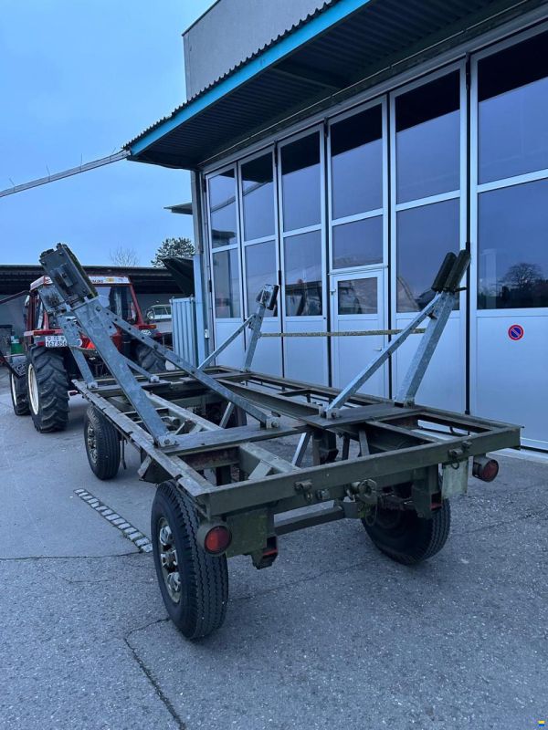 sehr solider Trailer