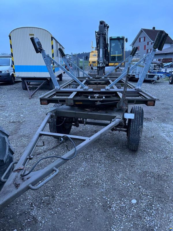 sehr solider Trailer