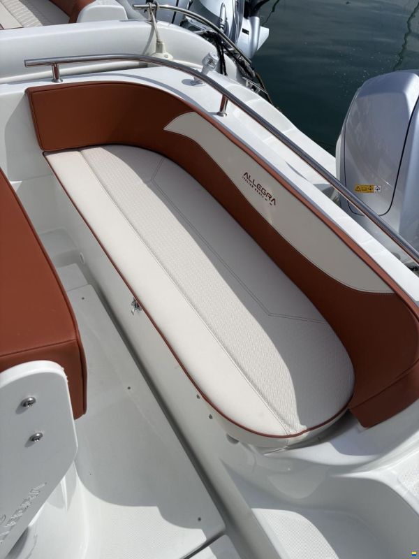 Allegra 19 open