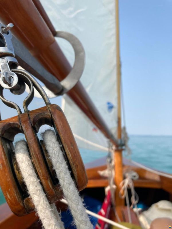 Pirat-Jolle (Massivholz/Mahagoni)