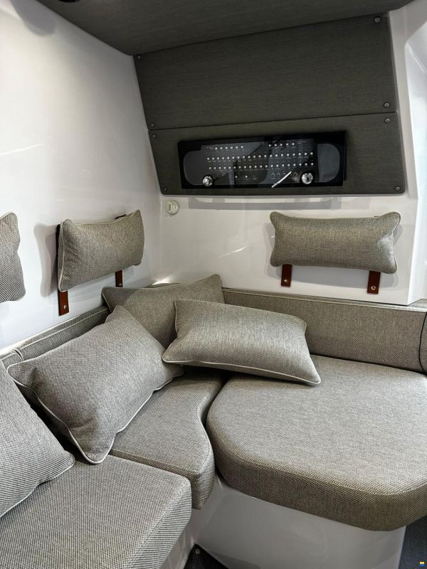 Axopar 37 XC CROSS CABIN