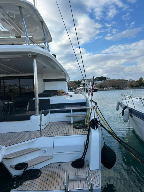 Lagoon 55