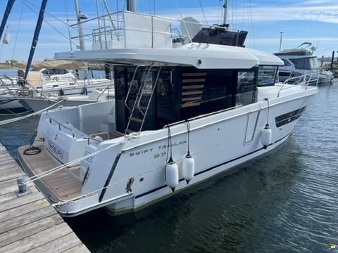 Beneteau Swift Trawler 37 Fly