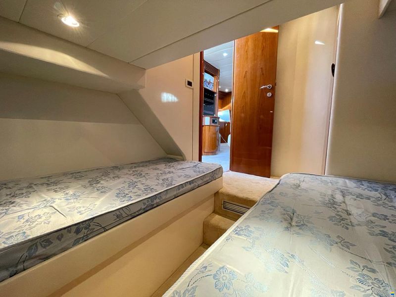 Pershing 52