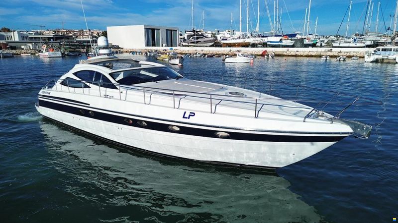 Pershing 52