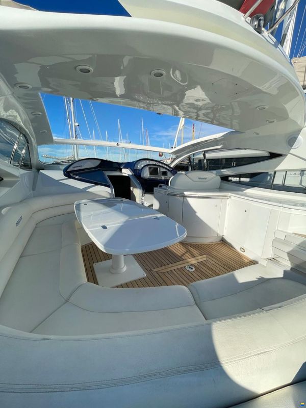 Pershing 52