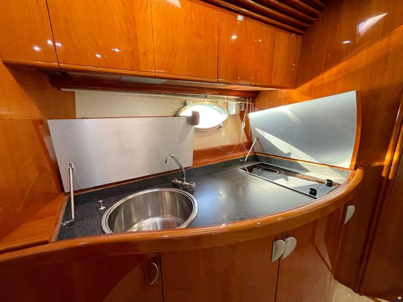Pershing 52