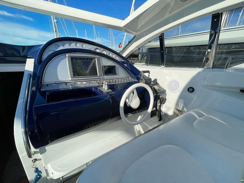 Pershing 52