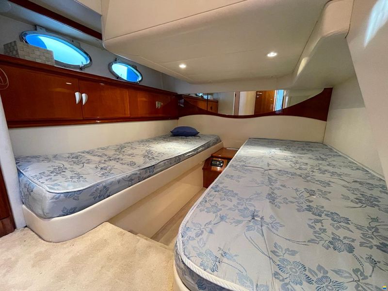 Pershing 52