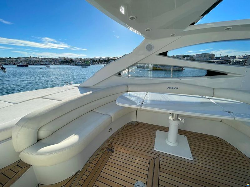 Pershing 52
